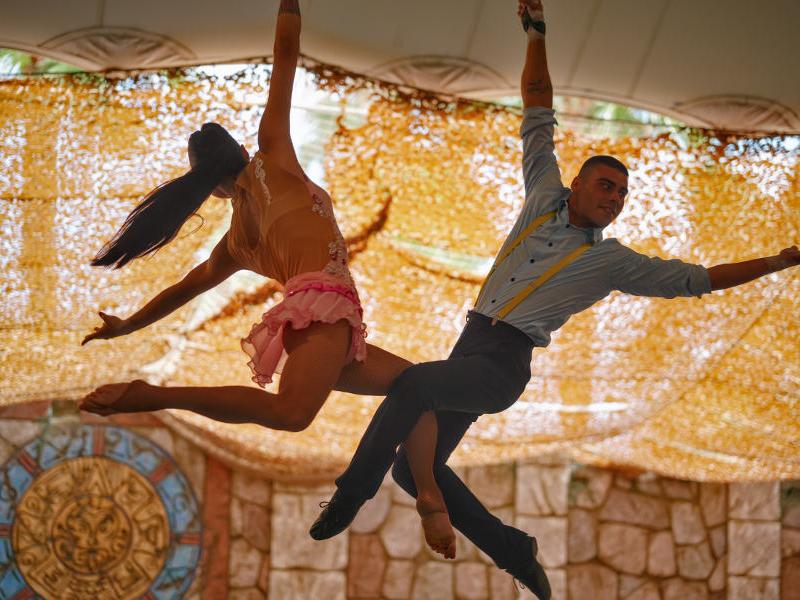 Swing Circus Caribe Bay